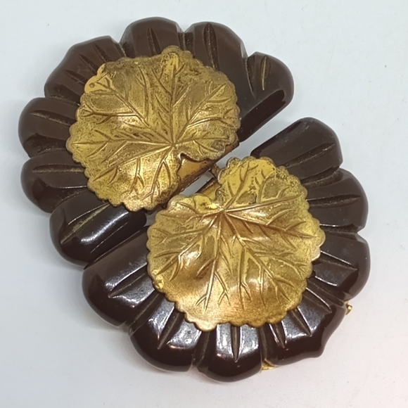 * vintage antique chocolate Bakelite brass leaves sash belt buckle clips - Picture 7 of 7